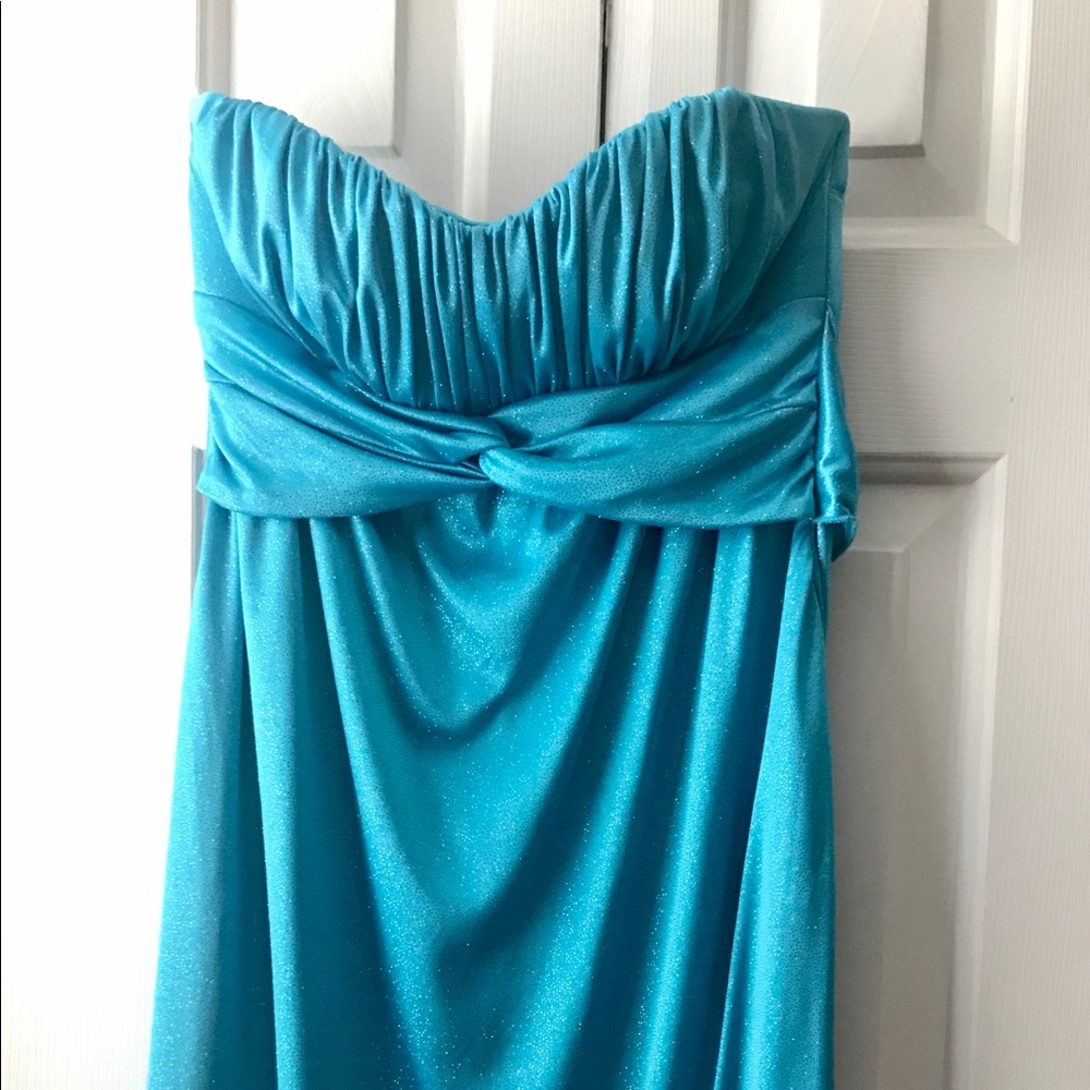 Strapless homecoming Dress with glitter.